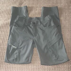 KUIU Men's Cargo Pants in Dark Gray